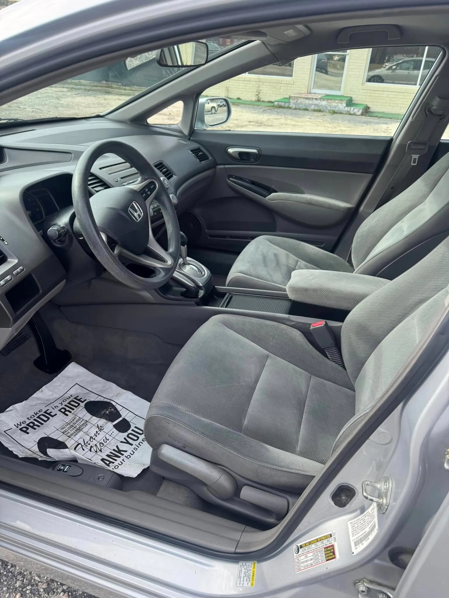 
								2011 Honda Civic LX full									