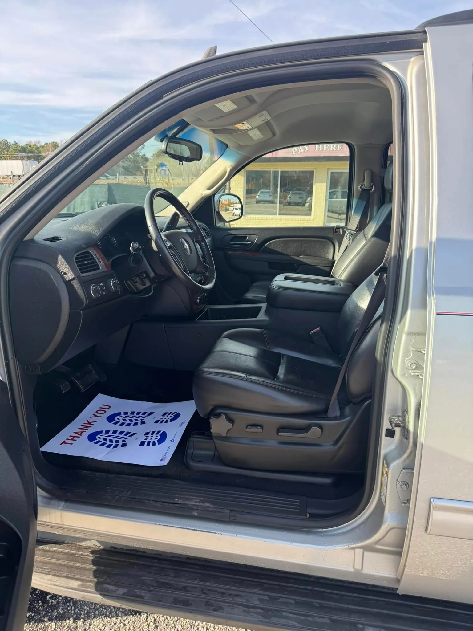 
								2010 Chevrolet Tahoe LT full									