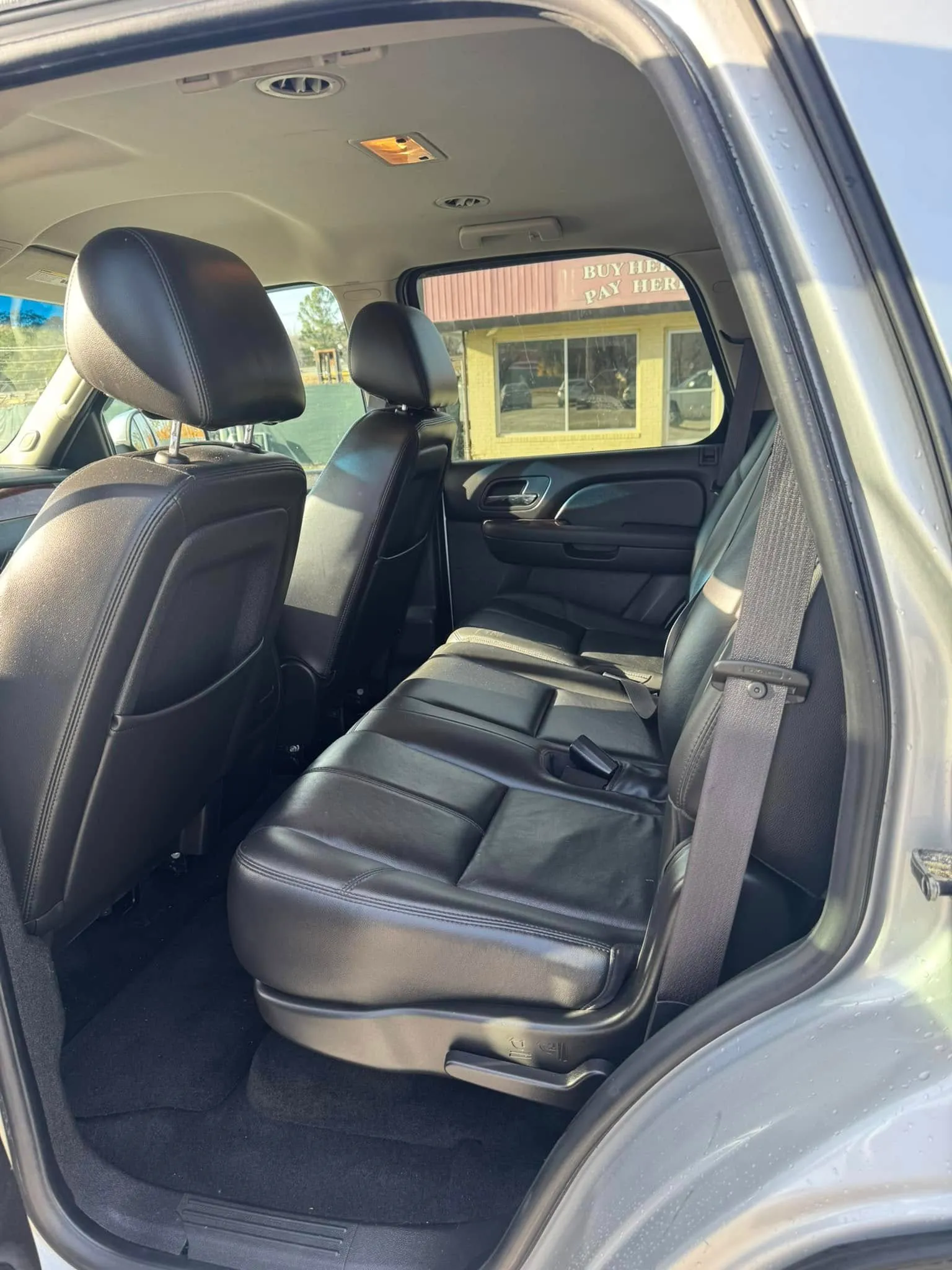 
								2010 Chevrolet Tahoe LT full									