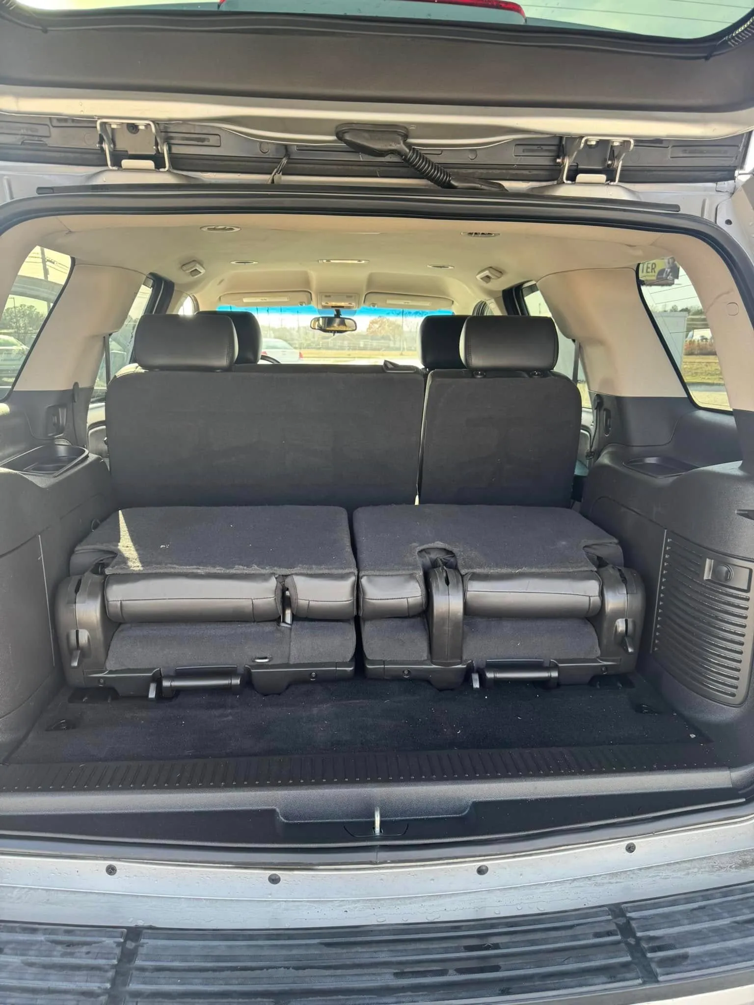 
								2010 Chevrolet Tahoe LT full									