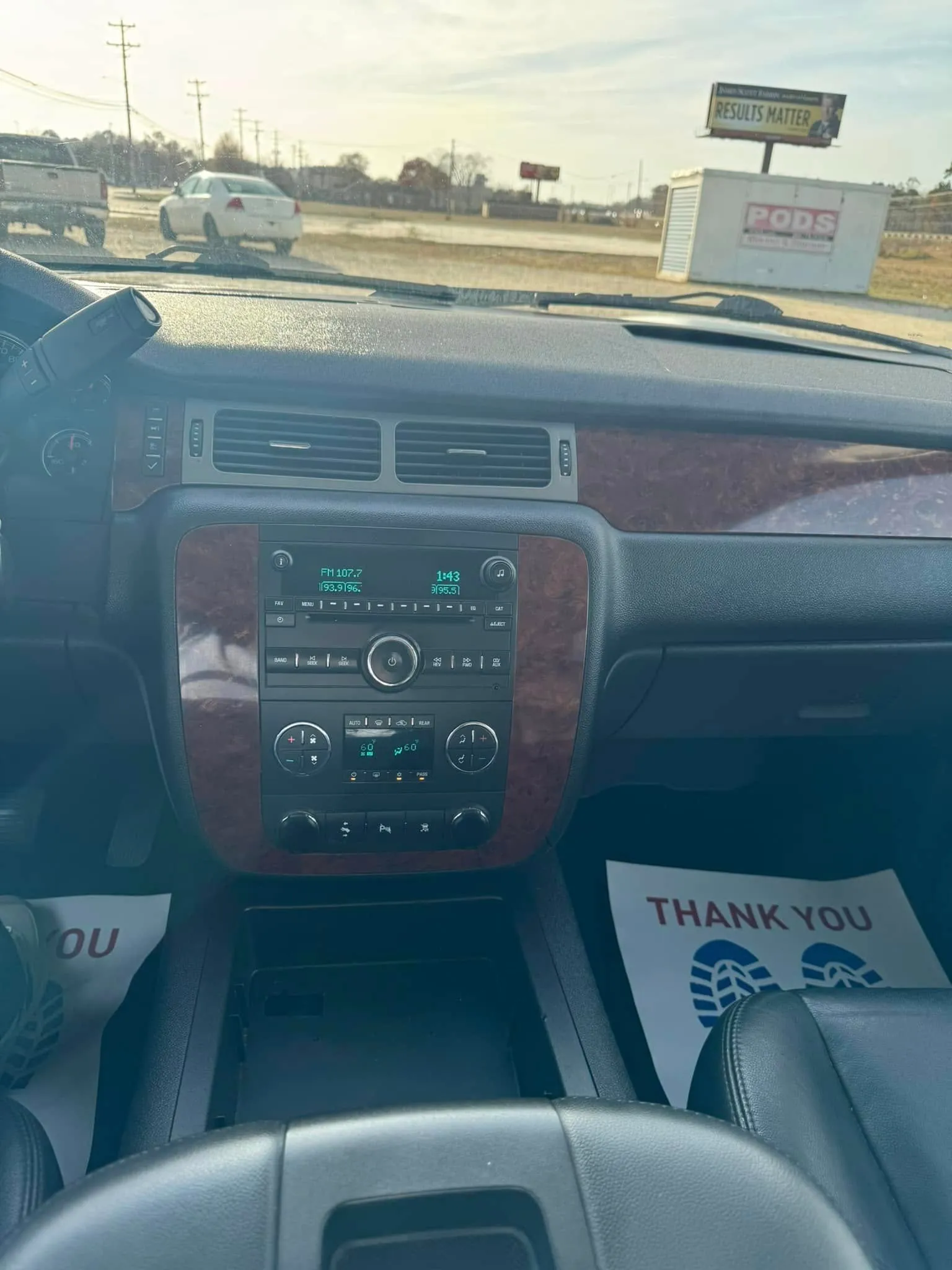 
								2010 Chevrolet Tahoe LT full									