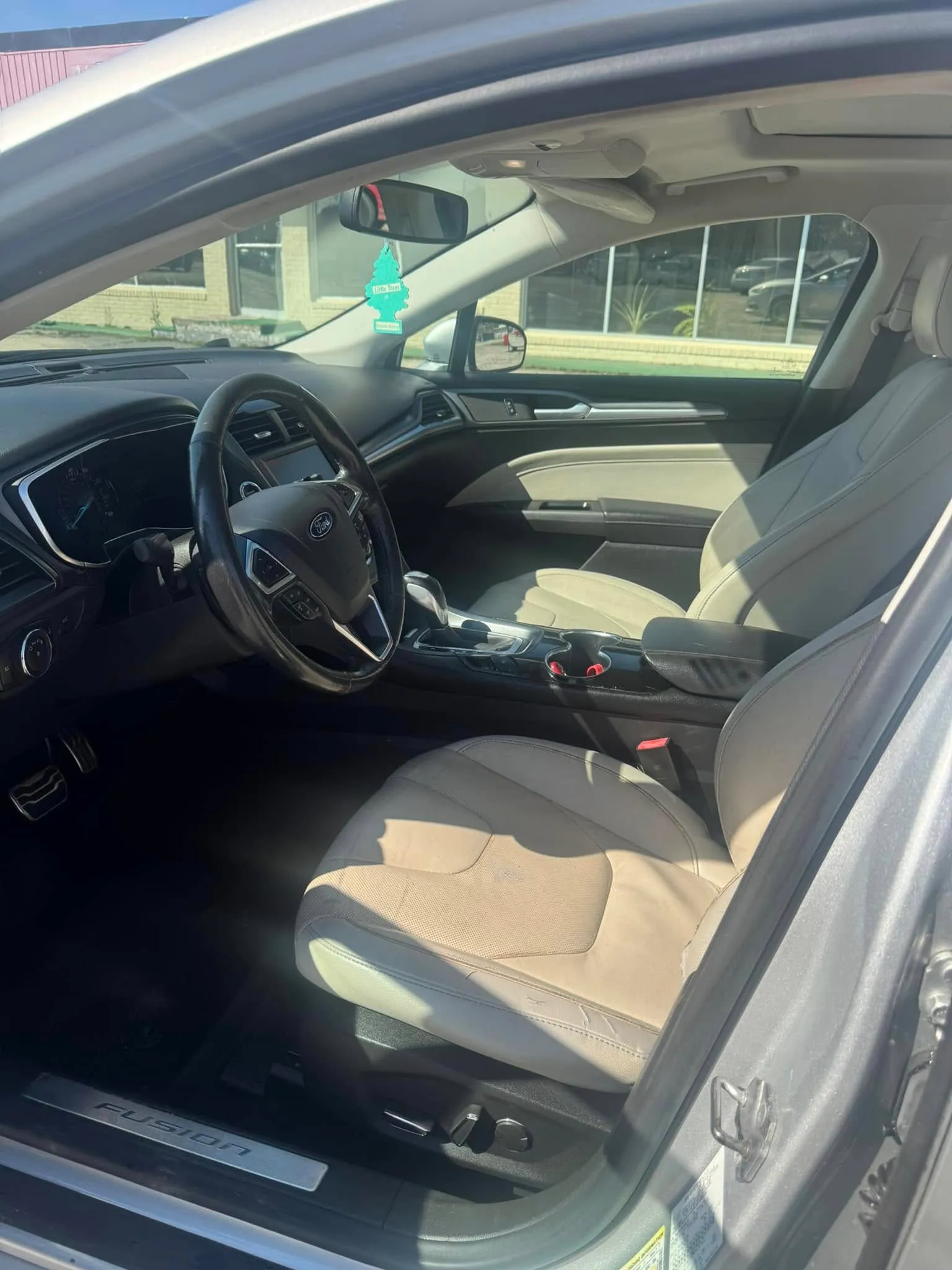 
								2017 Ford Fusion Titanium EcoBoost full									